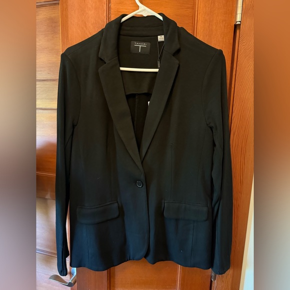 Tahari Black Women's Knit Blazer NWT - Picture 2 of 4